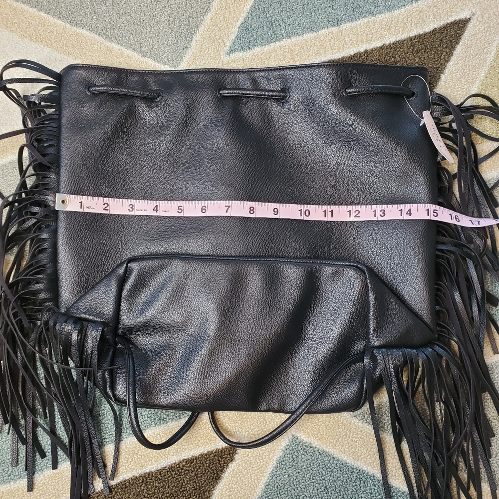 34) VICTORIA SECERT Drawstring Sack - Picture 7 of 9